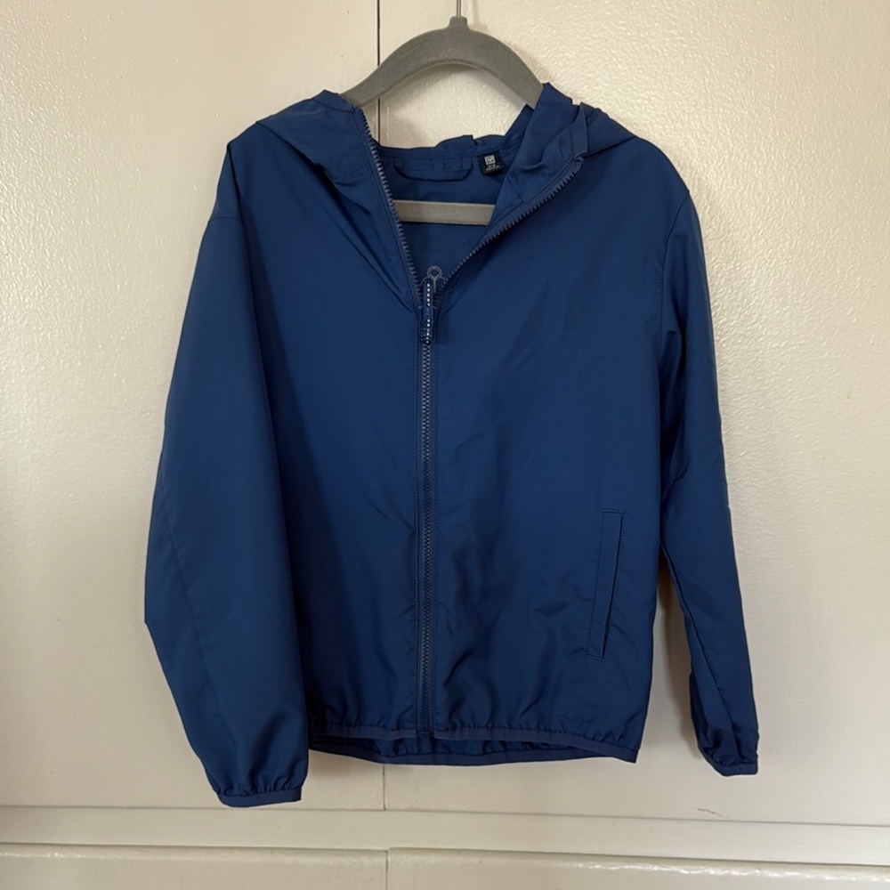 Uniqlo light weight hooded jacket